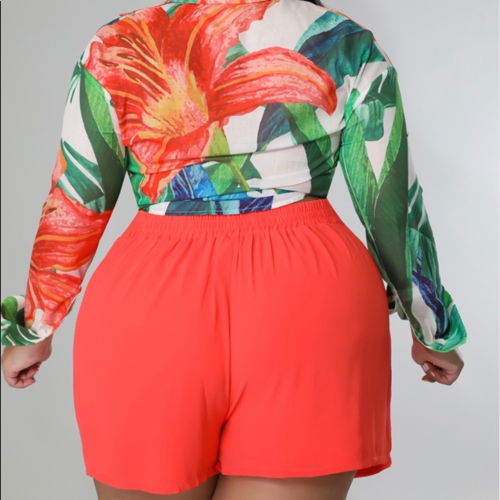 Eva Shorts - Picture 4 of 4